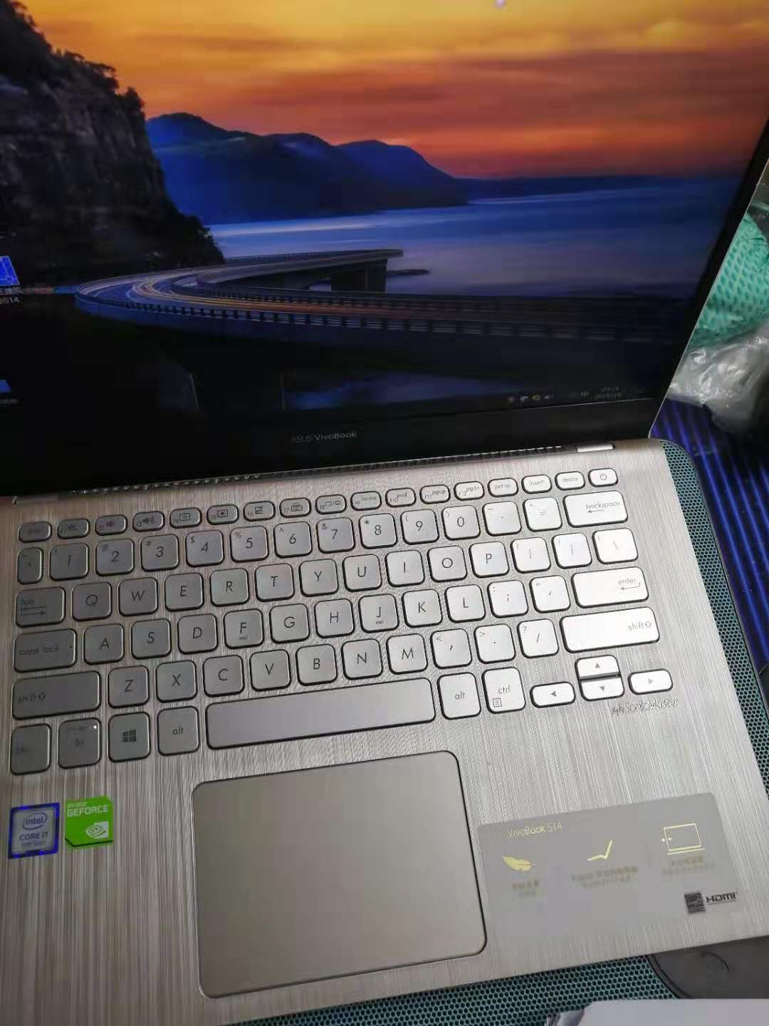 asus华硕灵耀s 2代 s4300un 14英寸炫彩窄边框轻薄