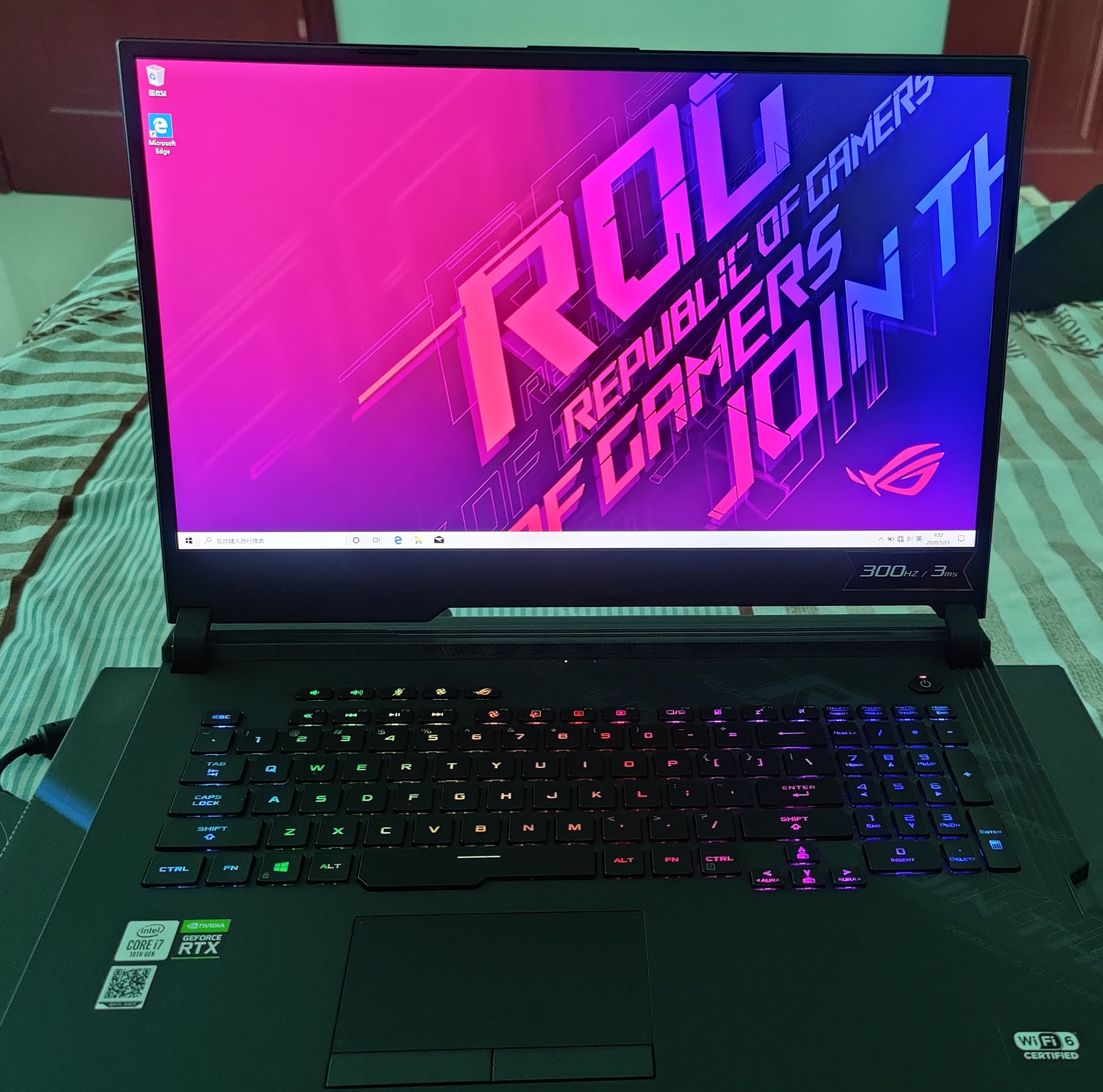 rog 枪神4 15.6英寸 十代i7 300hz rtx 2070s 游戏本